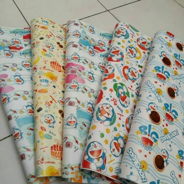

Kertas kado plus ucapan (Motif Random)