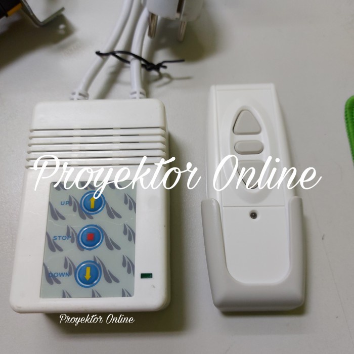 RECEIVER + REMOTE SCREEN PROJECTOR MOTORIZE