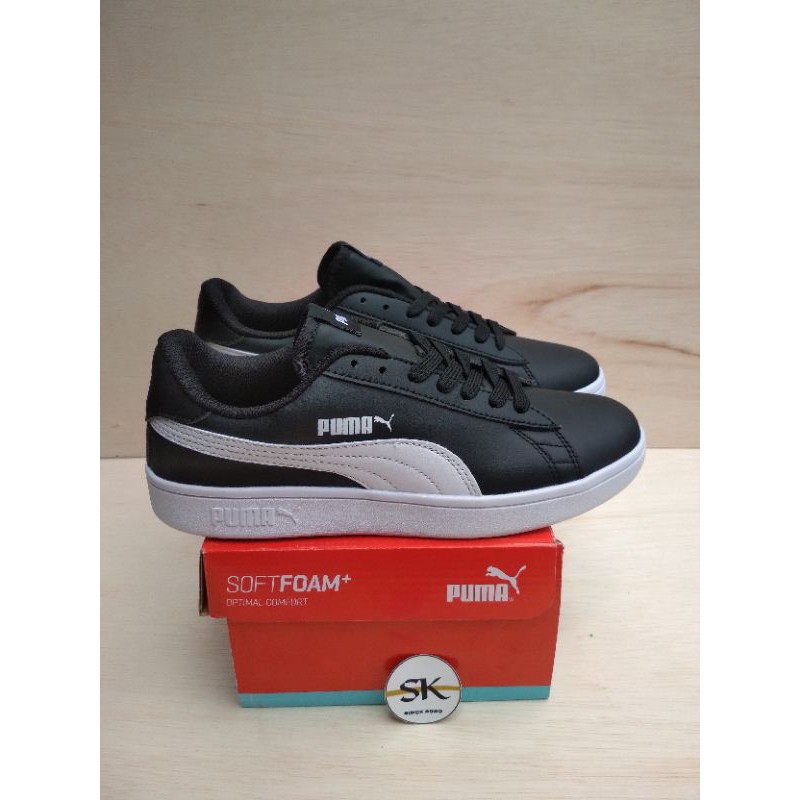 puma smash v2 white black