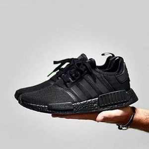 black nmd mens size 9