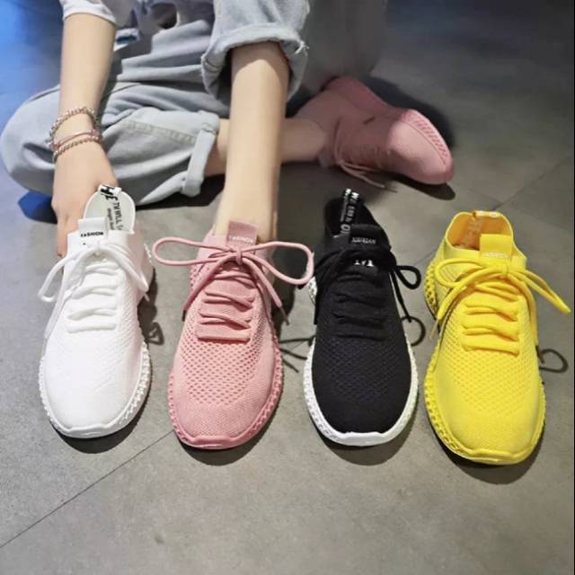 Sepatu sneakers kets wanita tali terbaru