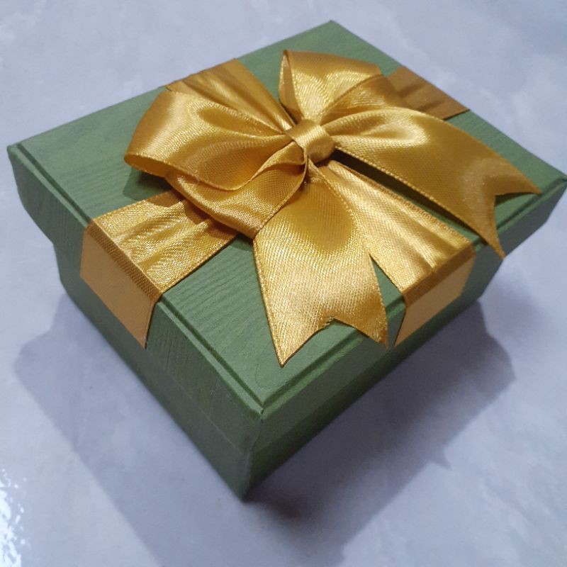 CERES GREEN KOTAK HADIAH ISTIMEWA BOX KADO SPESIAL