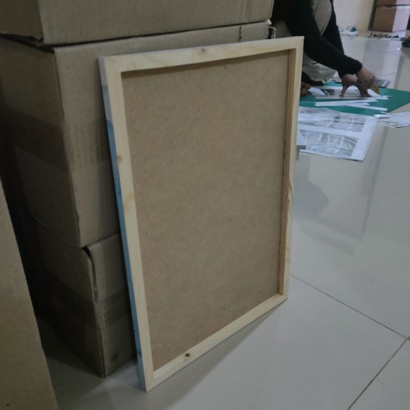 Pictbox Poster 17R / 40x28 cm Bahan Kayu Jati Belanda