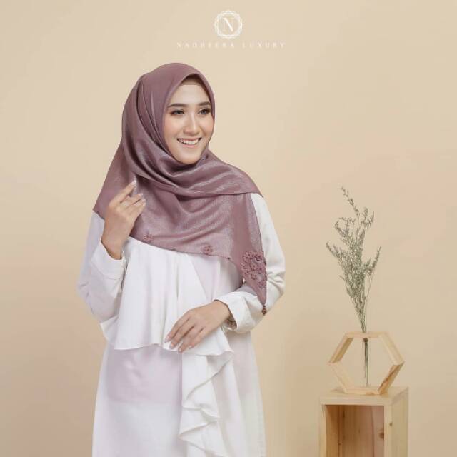 Nadheera Luxury Scarf