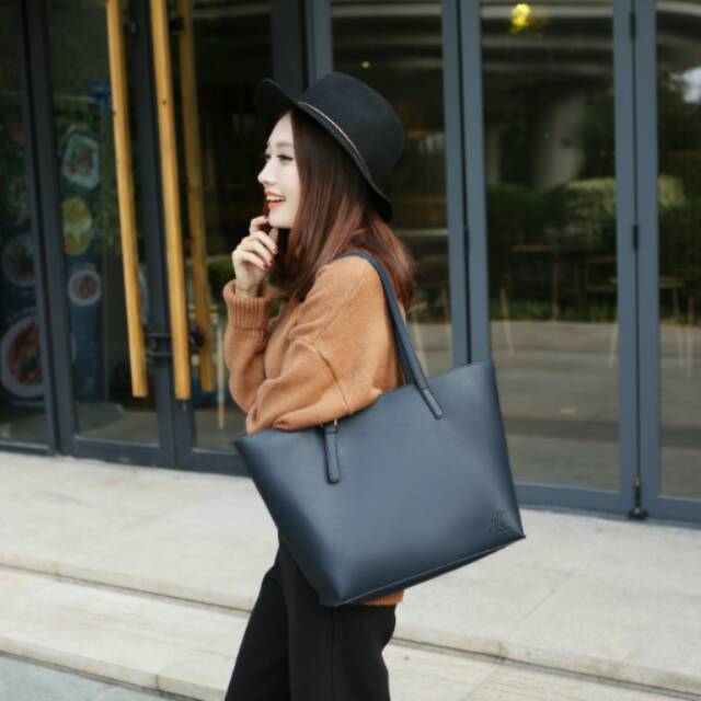 [NEW] Isabella Bag (Black and Navy)