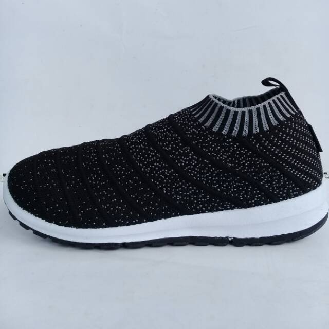 Sepatu slip on wanita ANDO LENNY hitam putih