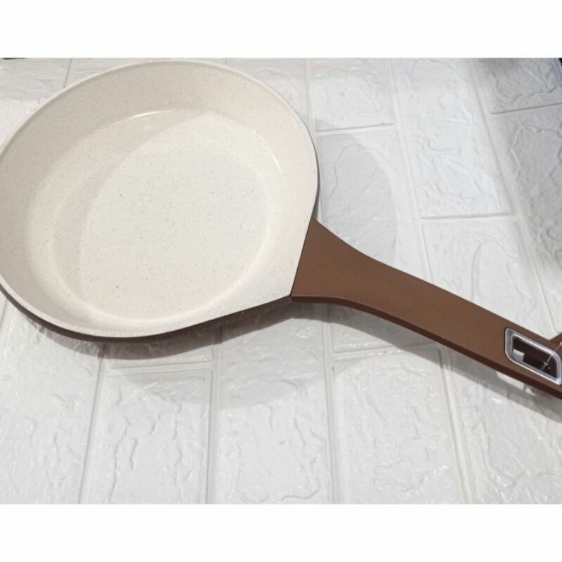 BOLDe Infinity Pan Fry Pan 24cm Gold Diecast Pan Penggorengan Teflon