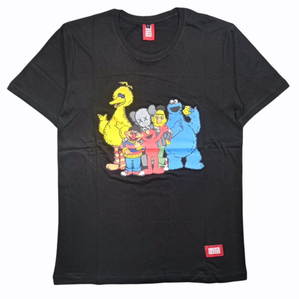 UNIQLO KAOS UNIQLO / T-shirt uniqlo / kaos unisex / kaos pria wanita - kaos surfing baju - kaos oversize - dewasa - baju distro - KAOS POLOS - baju kaos - kaos racing-black elmo