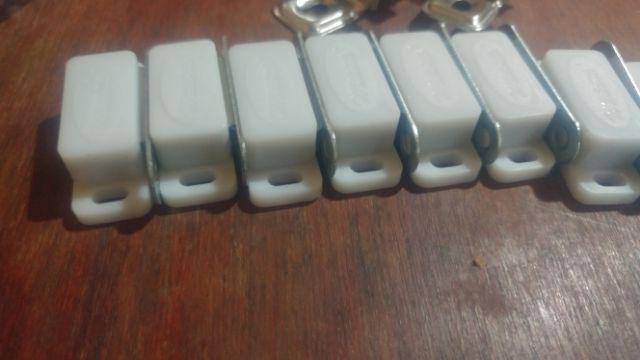 Mp 33 Magnit Pintu Kayu Lemari Warna Putih / Magnetic Catch / Tic Tac Magnit