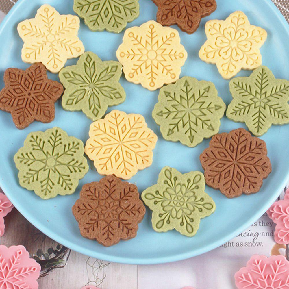 Preva 9pcs/set Alat Kue Snowflake 3D Santa Claus Plastik Cookie Cutter