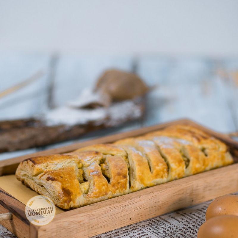 

Apple Strudel/Roti Pastry Apel (Bolen Croissant Momimay)