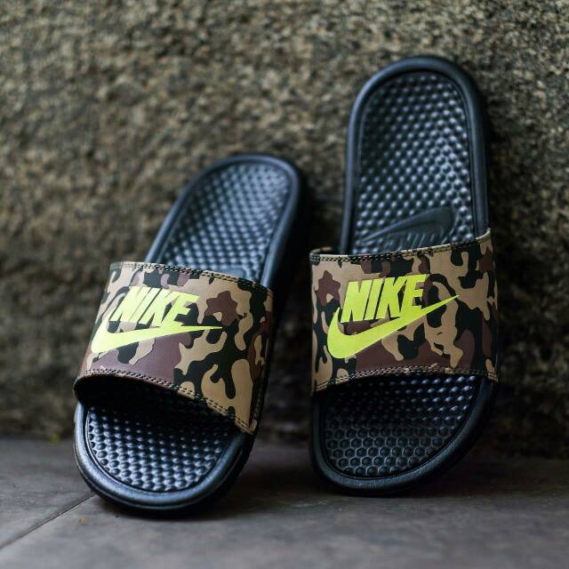 sandal nike benassi