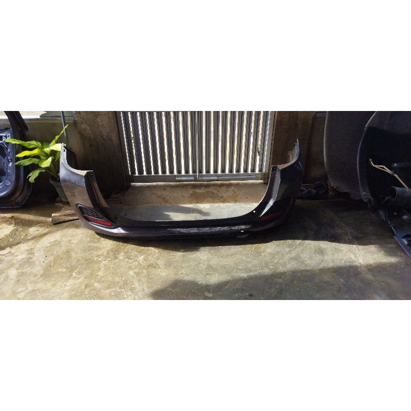 bumper belakang mobilio copotan