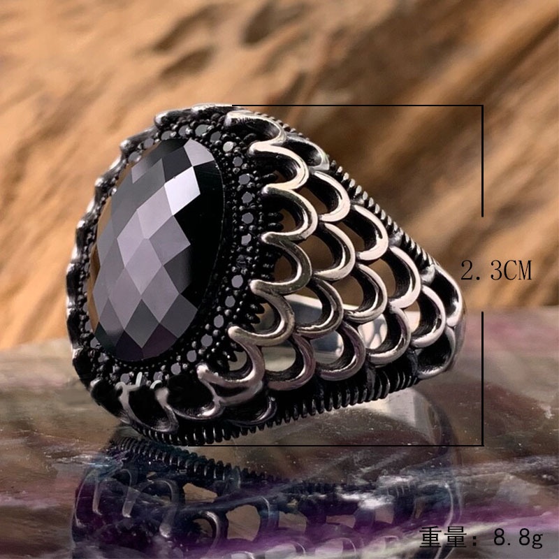 Cincin Bahan Titanium Steel Warna Silver Hias Batu Permata Kristal Hitam Gaya Vintage Untuk Pria