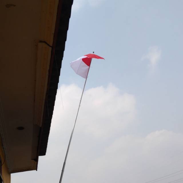 Tiang bendera merah putih 4 meter galvanis tahan karat Bendera Premium 135 x90