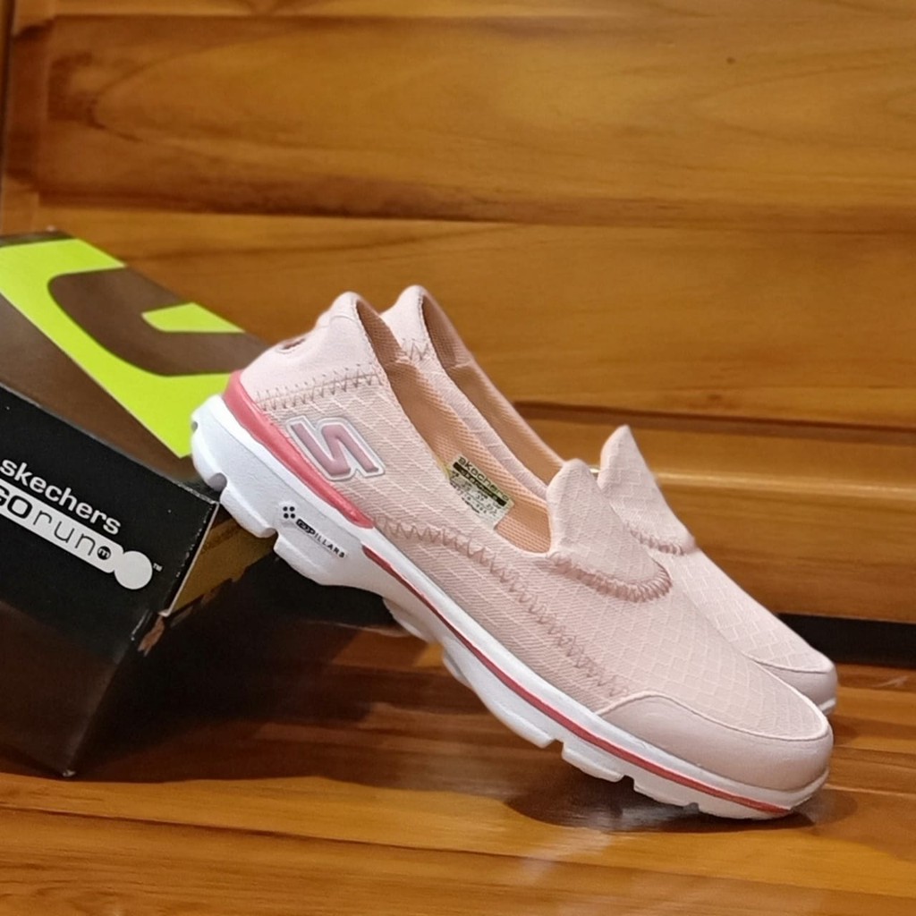 Sepatu wanita Sneakers import fashion slip on kerja santai murah terbaru gowalk running olahraga COD