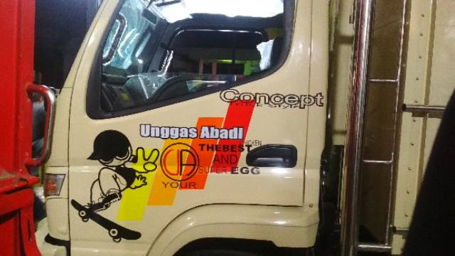 Cutting stiker custom mobil motor