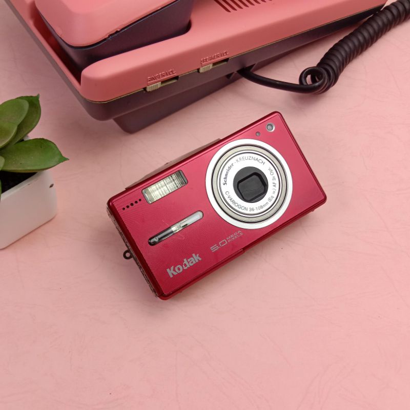 Kamera analog vintage retro jadul untuk pajangan, hiasan dinding, dan dekorasi-Kodak digital