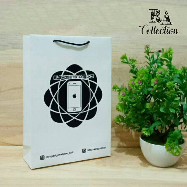 

Paper Bag Ivory Putih Uk. 20cm x 10cm x 30cm Potrait Plus Sablon Custom