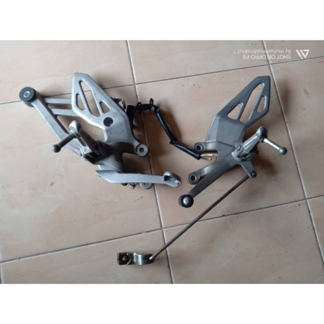 Footstep depan R15 V3 V4 murah