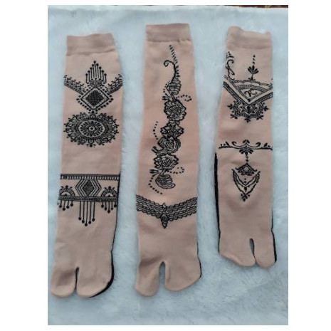 KAOS KAKI MOTIF HENA