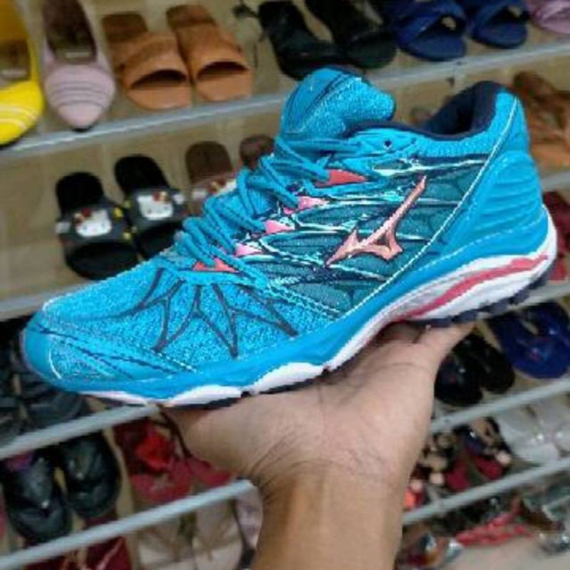 Sepatu mizuno huricane original