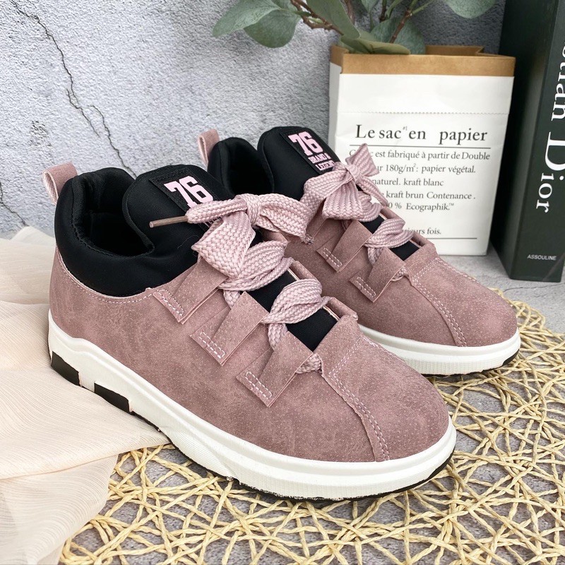 sneaker tali 833 sepatu wanita import