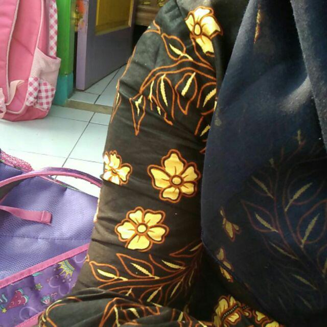 Atasan Batik Wanita Terpopuler