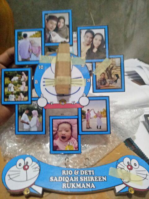 Jam Dinding Pigura Foto Karakter Kartun Doraemon Hadiah Kado Custom Ultah Ulang Tahun Wisuda Wedding