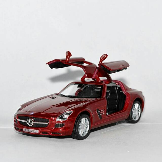 Kinsmart Mercedes Benz SLS AMG Merah Skala 1:32