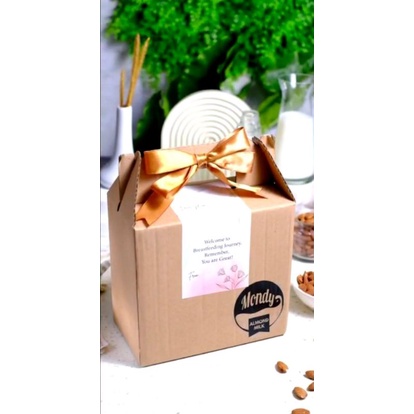 

MONDY Mom Hampers Almond Milk