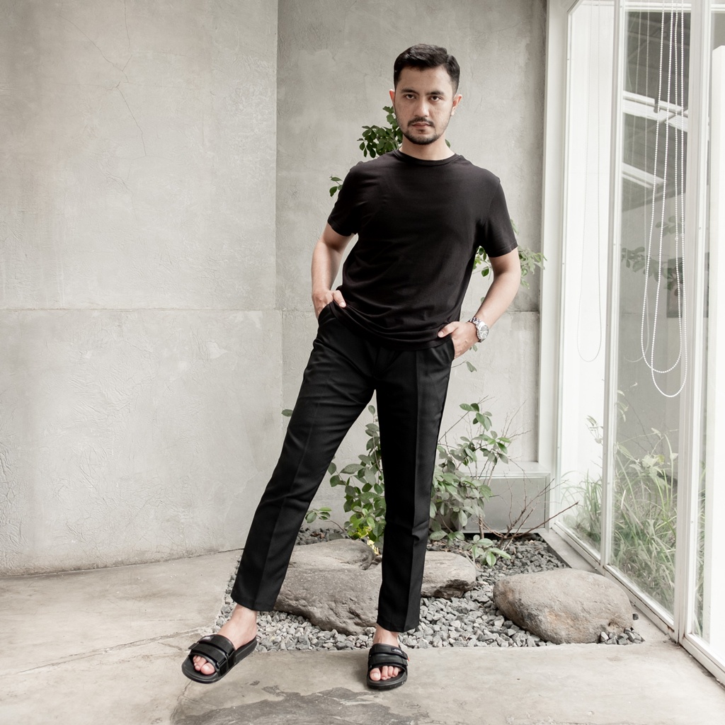 GETA FULL BLACK ORIGINAL x VOLVE PROJECT Sandal Casual Hitam Pria Sendal Slide Jalan Santai Harian Slippers Hangout Main Lebaran Slop Selop Karet Anti Slip Premium Slip On Remaja Dewasa Flip Flop Kerja Formal Sport Footwear Keren Terbaru Kekinian Branded