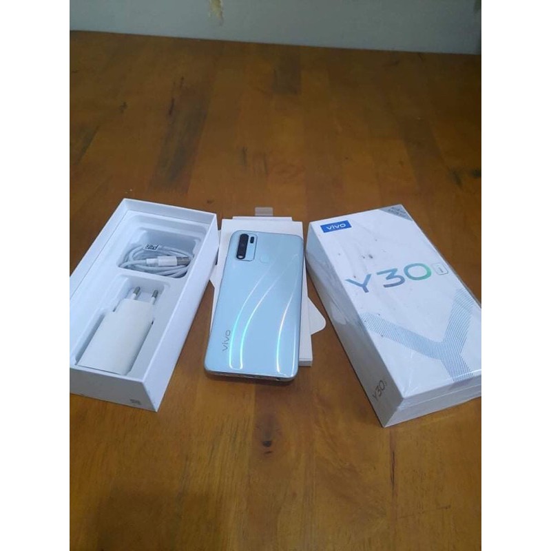 Jual Hp Vivo Y30i ram 4/64gb kelengkapan fullset ori