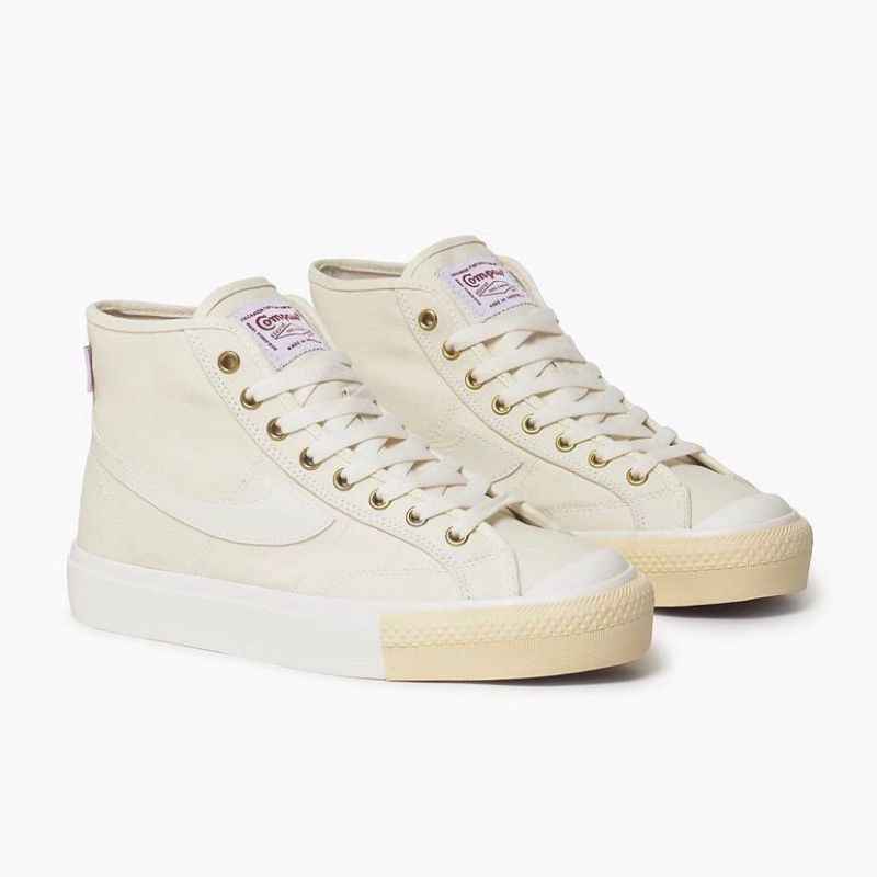 Sepatu compass high cream