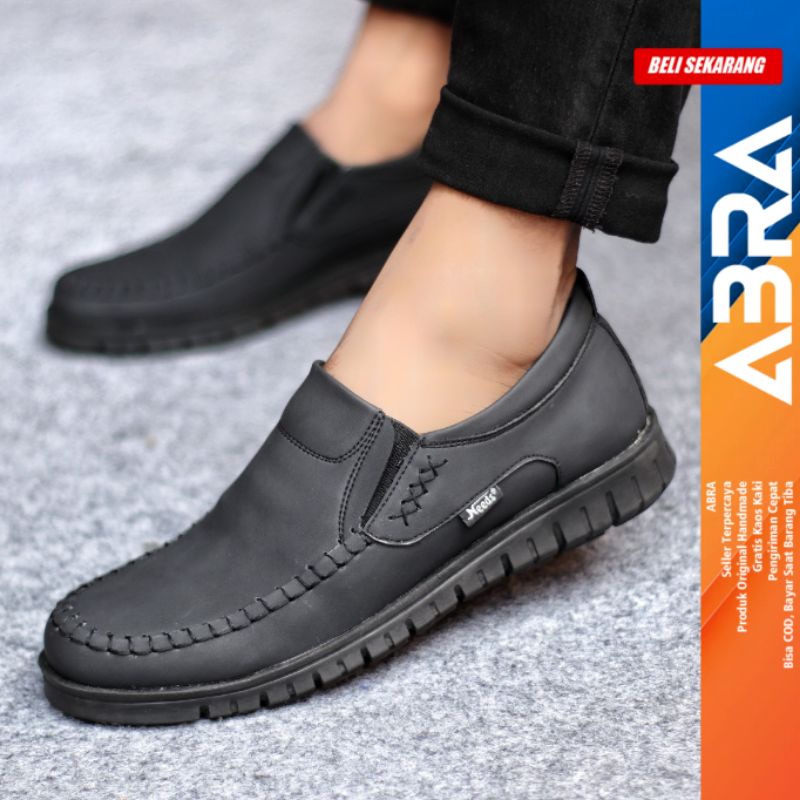 Sepatu Casual Pria Kasual Formal Slip On Kulit  Kerja Hitam Coklat