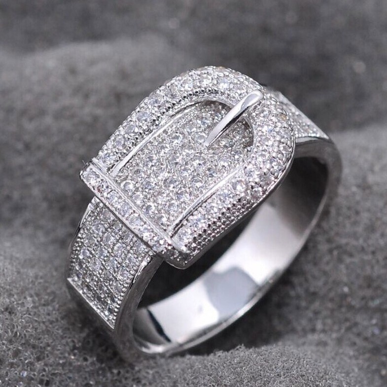 SEUSUK Cincin Fashion Motif Ikat Pinggang Aksen  Warna Silver untuk Hadiah Wanita
