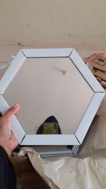 Kaca Hexagon Mirror Diameter 30 Centi Tinggal Tempel... Kwalitas Ok. Harga Murah Banget