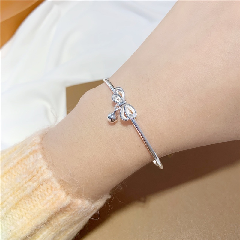 Gelang Bangle Cuff Adjustable Hias Lonceng Pita Gaya Korea Untuk Wanita