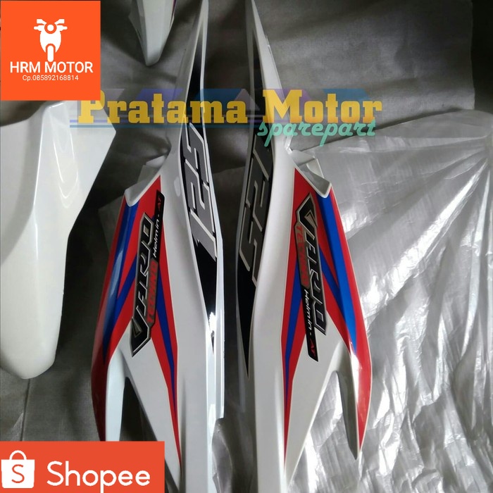 TERLARIS Cover body samping vario 125 lama