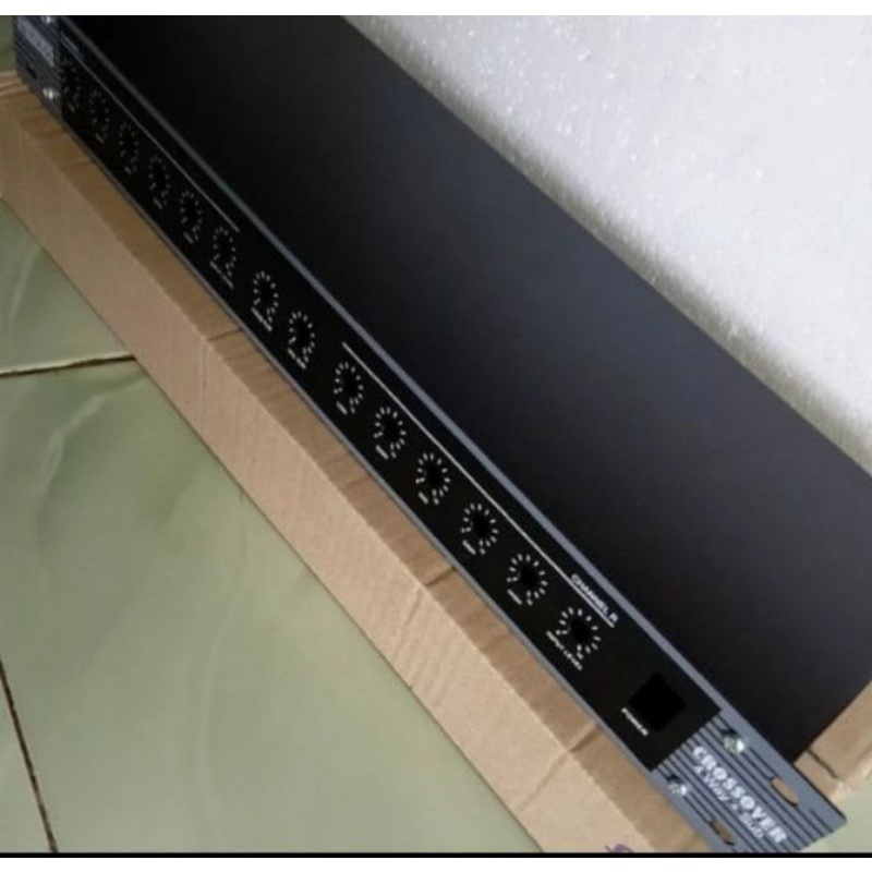 Box audio crossover 4way plus subwoofer