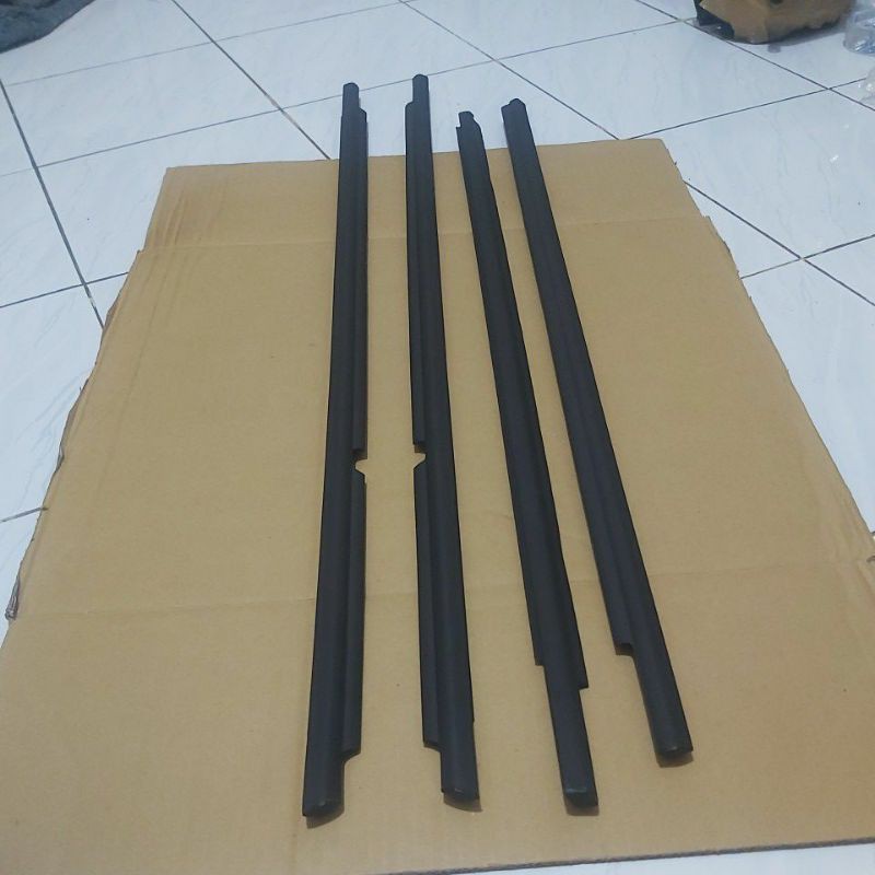 karet pelipit kaca pintu luar innova grand 2012 original