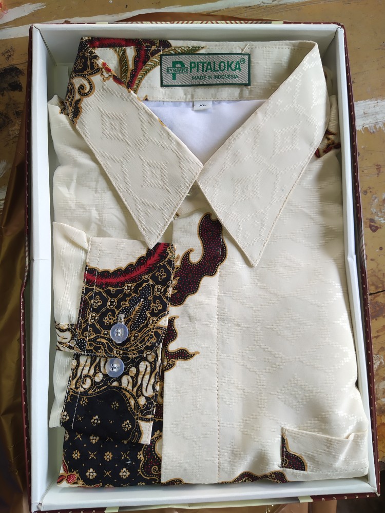 Baju Batik Semi Sutera Pria Kemeja Lengan Panjang Furring Dalam #batik #kemeja #semisutera