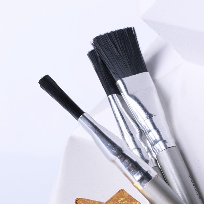 

Berkualitas Nyoni Penghapus Pensil / Pencil Shaped Eraser With Cleaning Brush Terbatas