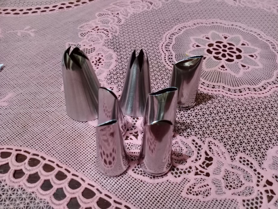 Stainless Steel Flower Cupcake Icing Piping Nozzles Ice Cream Tool Cake Decorating Baking Mold