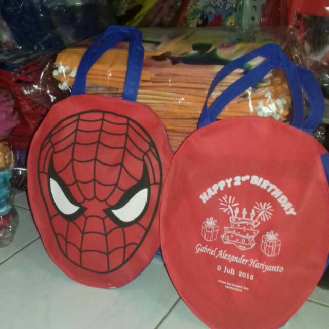 Tas souvenir ultah anak model kepala tenteng Spiderman