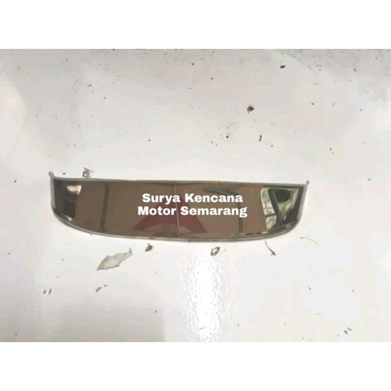 Topi pet lampu depan reflektor Vespa PX