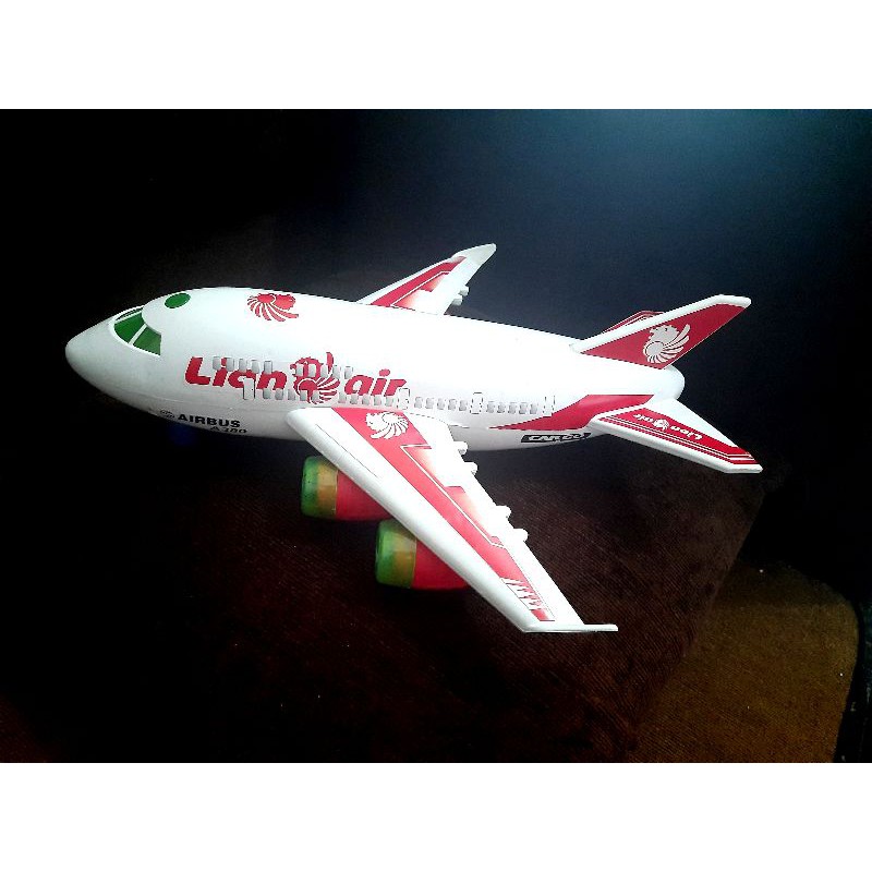 Mainan anak pesawat terbang lion air airbus A380