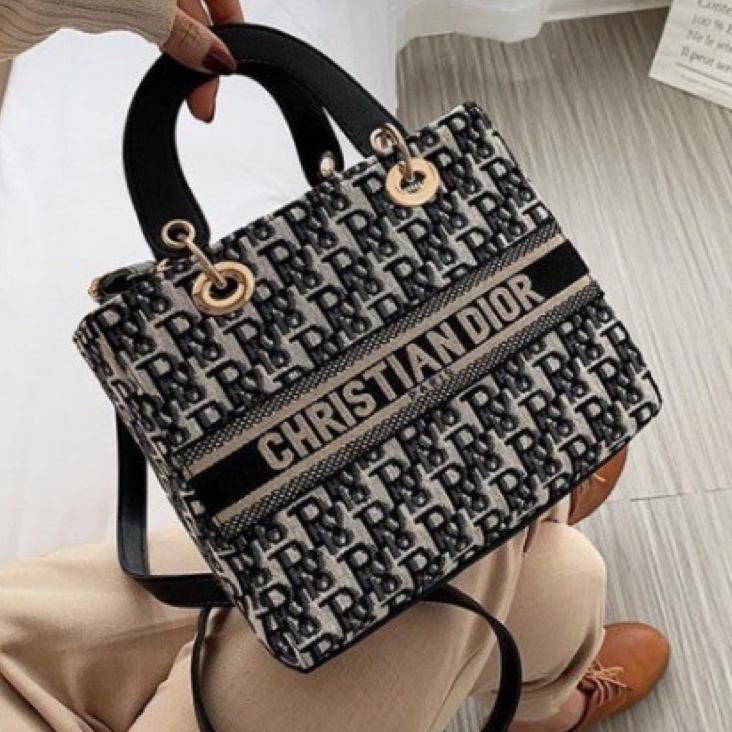 Menarik.. Tas Wanita DIOR FASHION Christian DIOR import selempang LT1443 Tas pesta kerja kantor kond