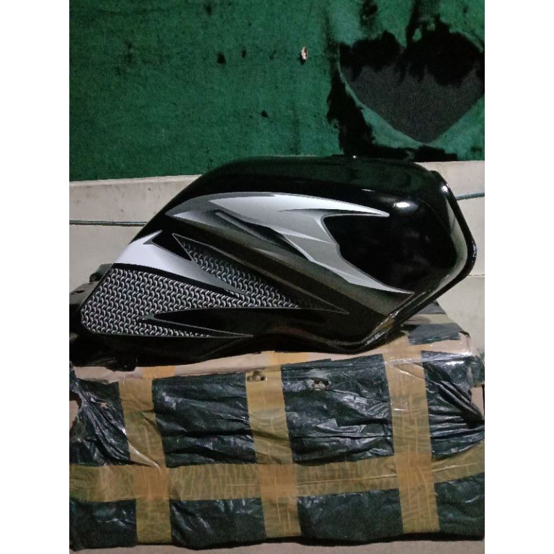 Tangki bensin Scorpio z 2008