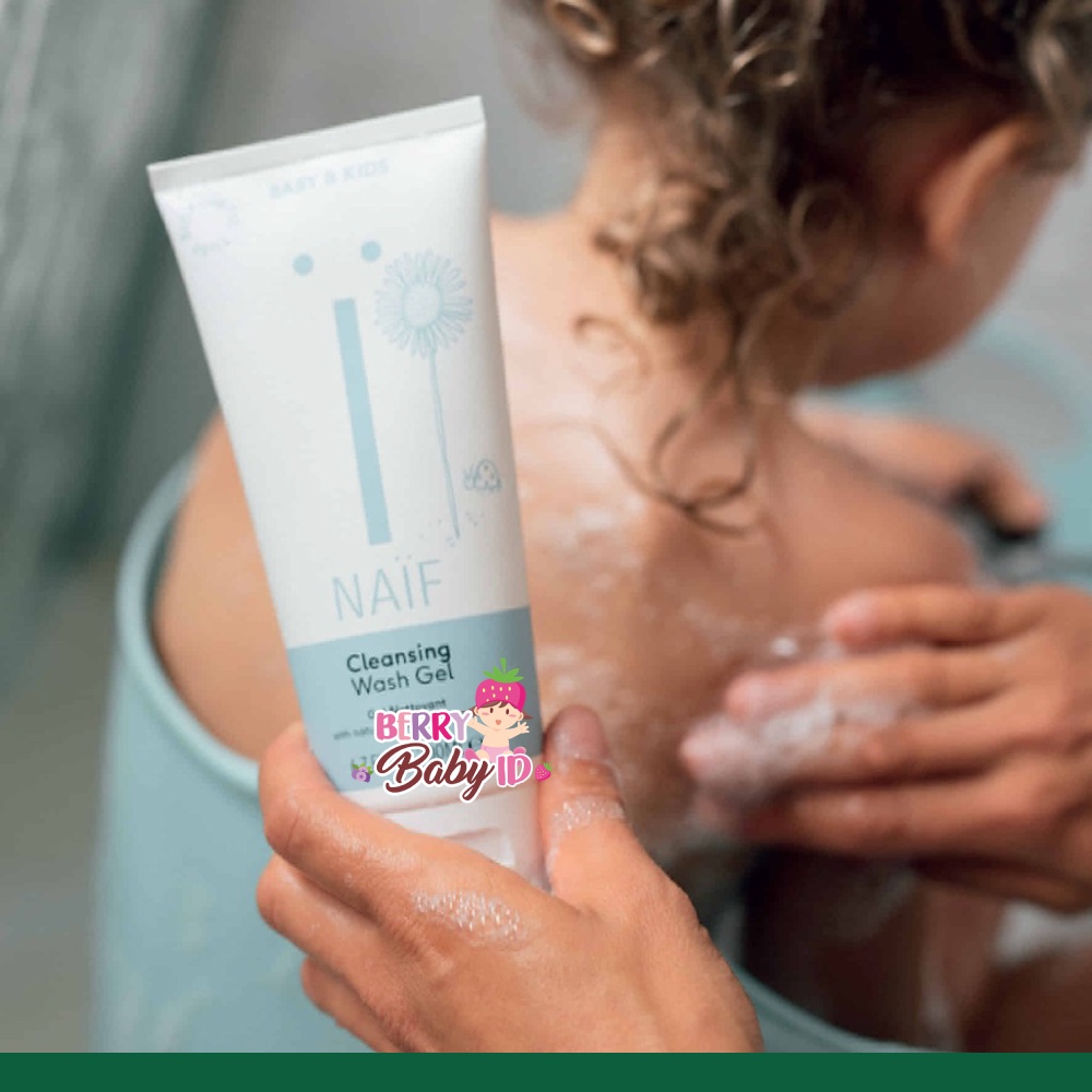 Naif Cleansing Wash Gel Sabun Mandi Bayi Baby Wash 200 ml Berry Mart